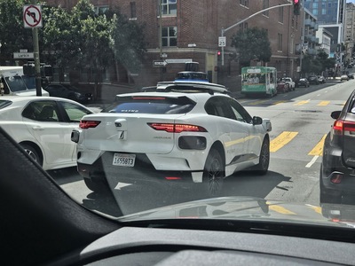 Waymo Selfdriving Car in SFO Downtown